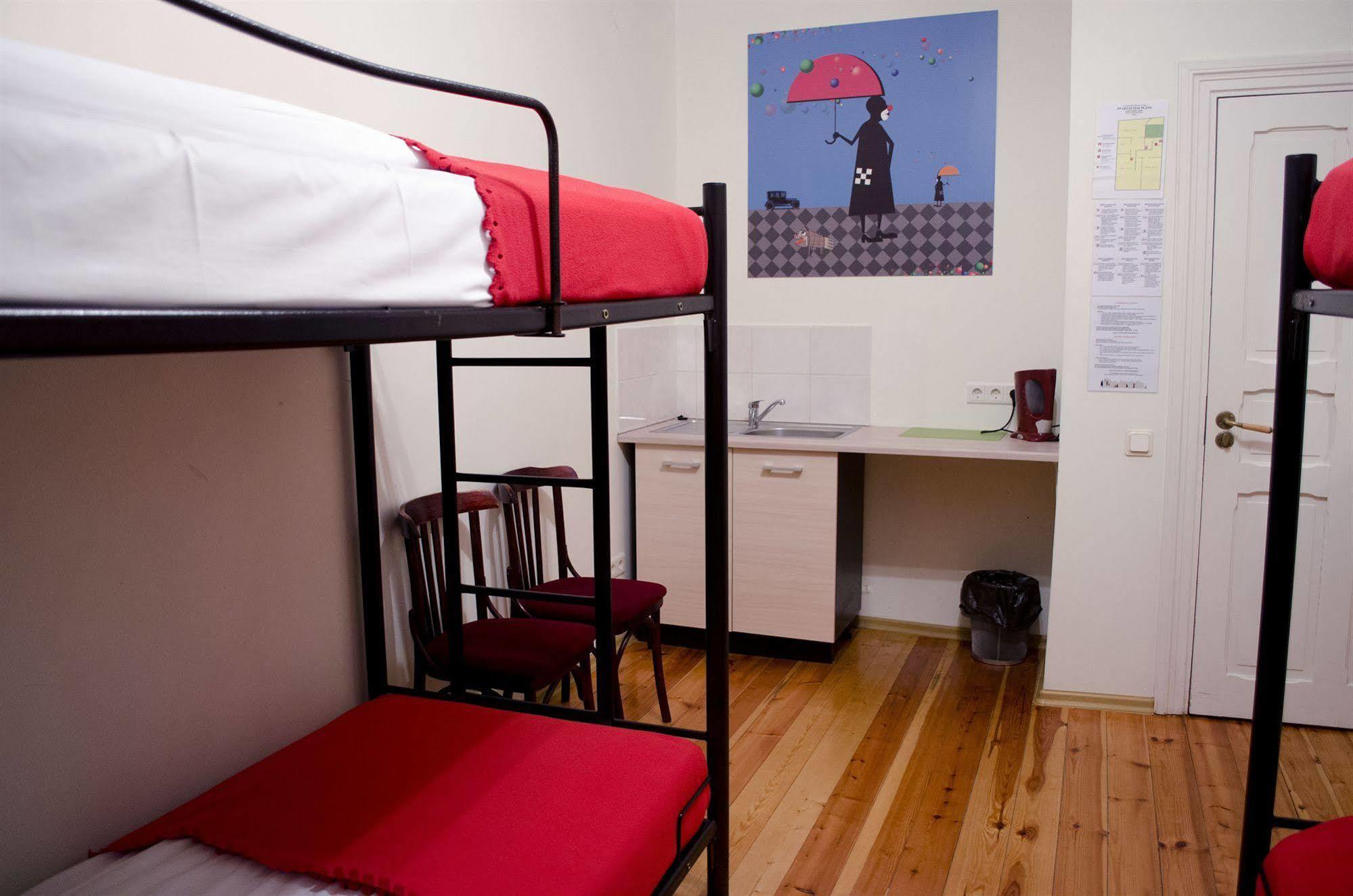 Red Nose Hostel With Self-Check In รีกา ภายนอก รูปภาพ