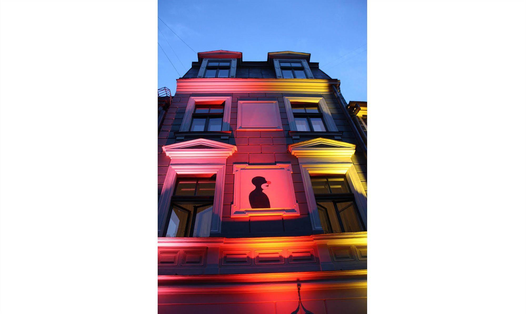 Red Nose Hostel With Self-Check In รีกา ภายนอก รูปภาพ